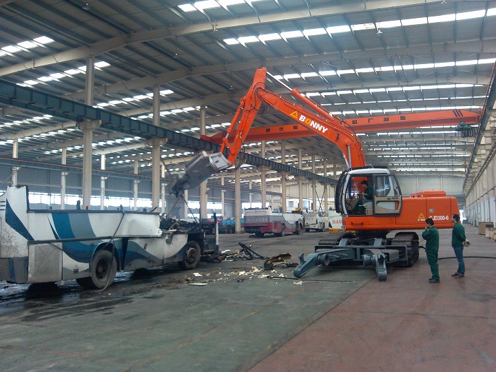 電動型汽車拆解機.jpg